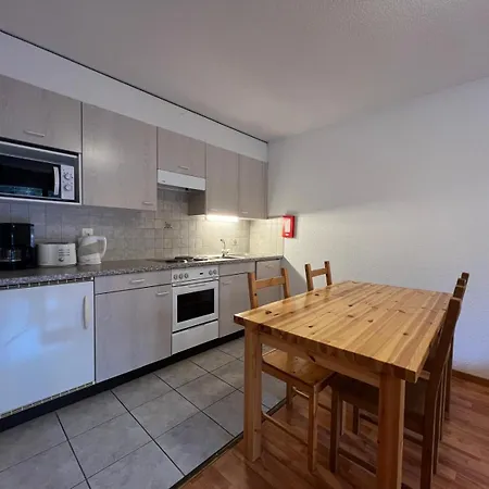 Parking Terrasse Pour 4 Personnes Au *